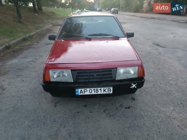 Красный ВАЗ 2108, объемом двигателя 1.5 л и пробегом 30 тыс. км за 1100 $, фото 1 на Automoto.ua