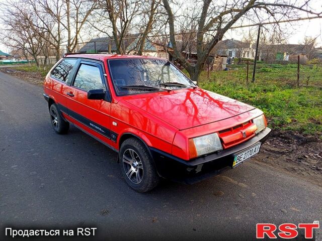 Красный ВАЗ 2108, объемом двигателя 1.5 л и пробегом 200 тыс. км за 1350 $, фото 1 на Automoto.ua