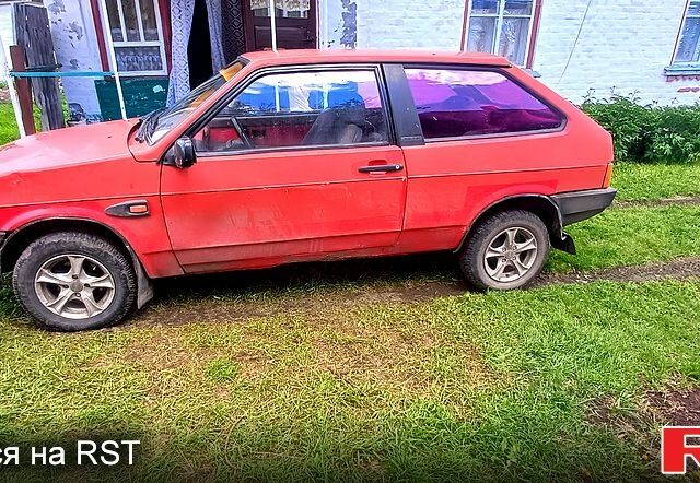 Красный ВАЗ 2108, объемом двигателя 1.5 л и пробегом 100 тыс. км за 700 $, фото 1 на Automoto.ua
