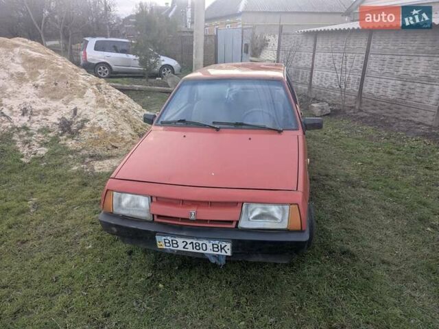 Красный ВАЗ 2108, объемом двигателя 1.3 л и пробегом 400 тыс. км за 708 $, фото 1 на Automoto.ua