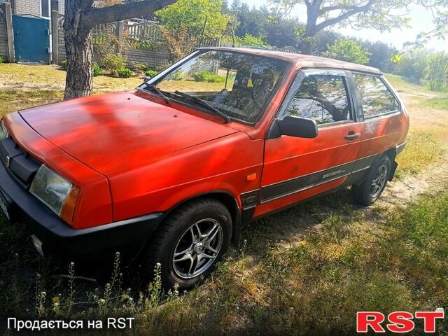 Красный ВАЗ 2108, объемом двигателя 1.5 л и пробегом 197 тыс. км за 1100 $, фото 1 на Automoto.ua