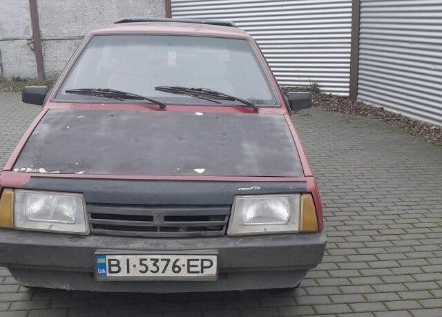 Красный ВАЗ 2108, объемом двигателя 1.1 л и пробегом 100 тыс. км за 699 $, фото 1 на Automoto.ua