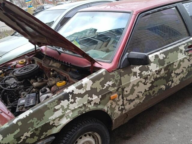 Красный ВАЗ 2108, объемом двигателя 1 л и пробегом 200 тыс. км за 500 $, фото 1 на Automoto.ua