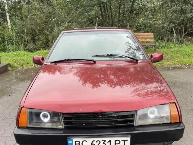 Красный ВАЗ 2108, объемом двигателя 1.5 л и пробегом 450 тыс. км за 1000 $, фото 1 на Automoto.ua