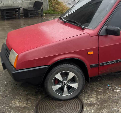 ВАЗ 2108 1990 в Жовкве на Automoto.ua Красный ВАЗ 2108, объемом двигателя 1.5 л и пробегом 300 тыс. км за 750 $, фото 1 на Automoto.ua