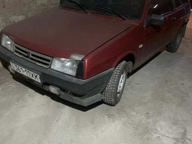 Красный ВАЗ 2108, объемом двигателя 1.5 л и пробегом 300 тыс. км за 1300 $, фото 1 на Automoto.ua