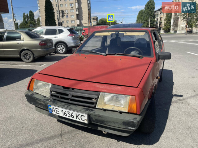 Красный ВАЗ 2108, объемом двигателя 1.3 л и пробегом 300 тыс. км за 500 $, фото 1 на Automoto.ua