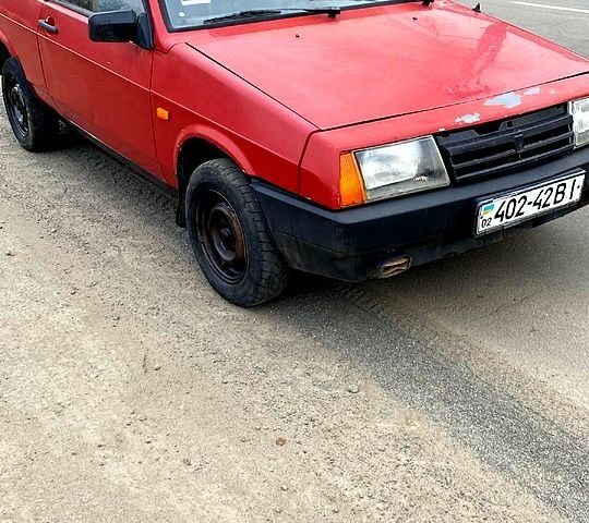 Красный ВАЗ 2108, объемом двигателя 1.5 л и пробегом 288 тыс. км за 650 $, фото 1 на Automoto.ua