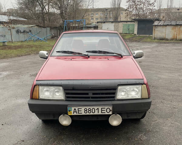 Красный ВАЗ 2108, объемом двигателя 1.6 л и пробегом 300 тыс. км за 1100 $, фото 1 на Automoto.ua