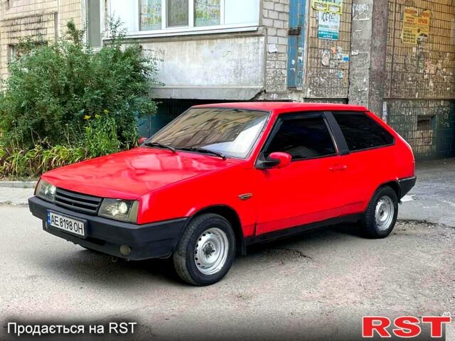 Красный ВАЗ 2108, объемом двигателя 1.5 л и пробегом 145 тыс. км за 1075 $, фото 1 на Automoto.ua