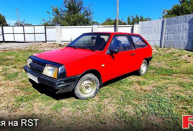 Красный ВАЗ 2108, объемом двигателя 1.3 л и пробегом 300 тыс. км за 500 $, фото 1 на Automoto.ua