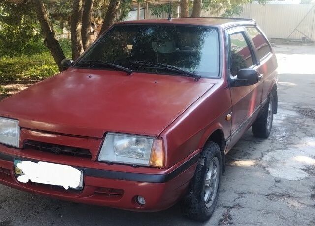Красный ВАЗ 2108, объемом двигателя 1.5 л и пробегом 15 тыс. км за 1200 $, фото 1 на Automoto.ua