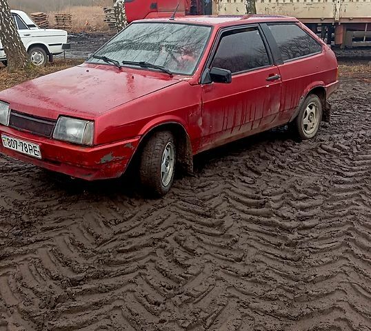 Красный ВАЗ 2108, объемом двигателя 15 л и пробегом 0 тыс. км за 500 $, фото 1 на Automoto.ua