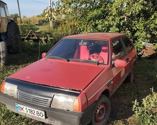 Красный ВАЗ 2108, объемом двигателя 1.1 л и пробегом 600 тыс. км за 400 $, фото 1 на Automoto.ua