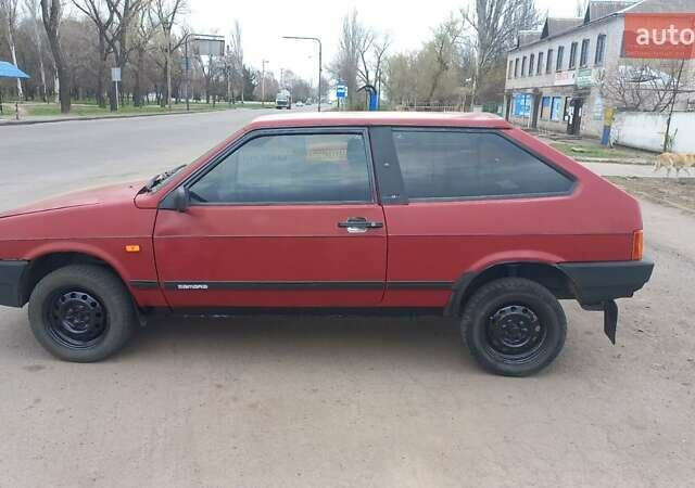 Красный ВАЗ 2108, объемом двигателя 1.5 л и пробегом 100 тыс. км за 839 $, фото 1 на Automoto.ua