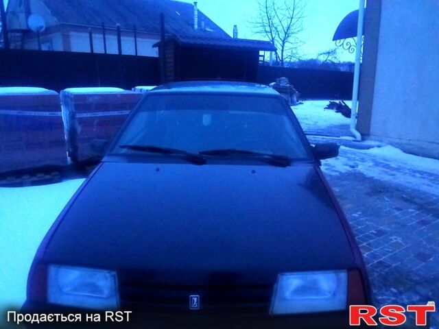 Красный ВАЗ 2108, объемом двигателя 1.5 л и пробегом 290 тыс. км за 850 $, фото 1 на Automoto.ua