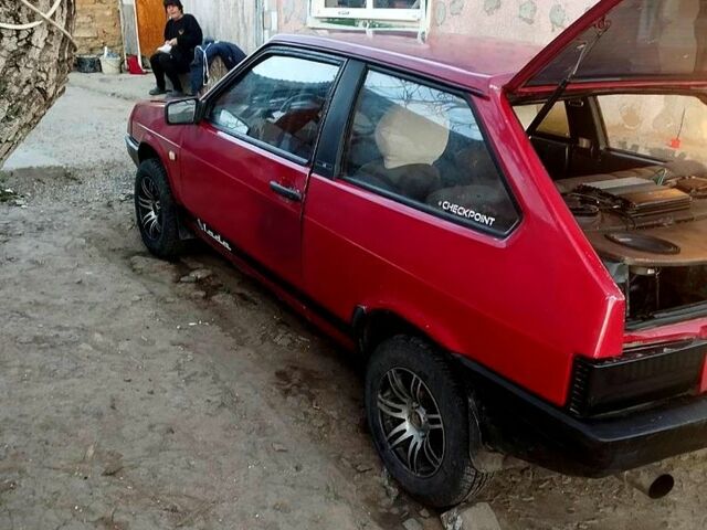 Красный ВАЗ 2108, объемом двигателя 1.3 л и пробегом 150 тыс. км за 1500 $, фото 1 на Automoto.ua