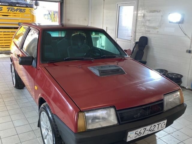 Красный ВАЗ 2108, объемом двигателя 1.5 л и пробегом 86 тыс. км за 1000 $, фото 1 на Automoto.ua