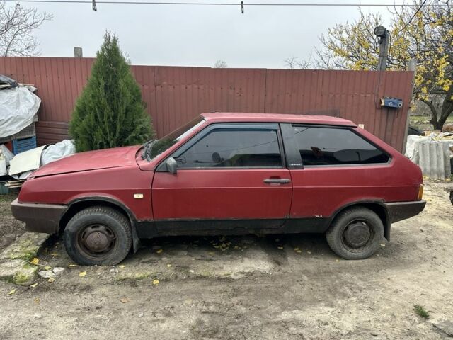 Красный ВАЗ 2108, объемом двигателя 1.3 л и пробегом 300 тыс. км за 667 $, фото 1 на Automoto.ua