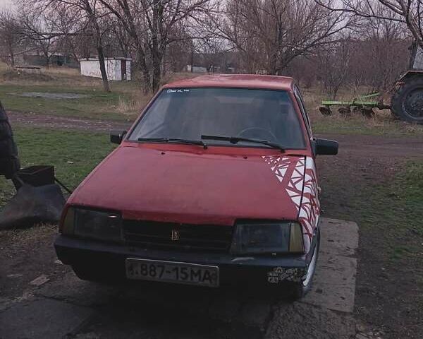 Красный ВАЗ 2108, объемом двигателя 1.5 л и пробегом 374 тыс. км за 450 $, фото 1 на Automoto.ua