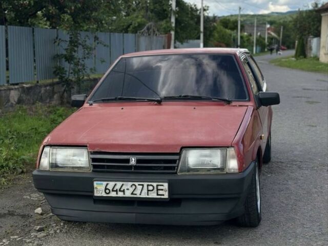 Красный ВАЗ 2108, объемом двигателя 1.5 л и пробегом 300 тыс. км за 900 $, фото 1 на Automoto.ua
