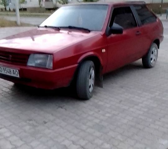 Красный ВАЗ 2108, объемом двигателя 1.5 л и пробегом 120 тыс. км за 900 $, фото 1 на Automoto.ua
