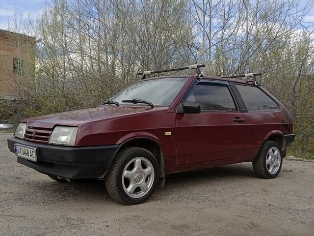Красный ВАЗ 2108, объемом двигателя 1.5 л и пробегом 277 тыс. км за 1200 $, фото 1 на Automoto.ua