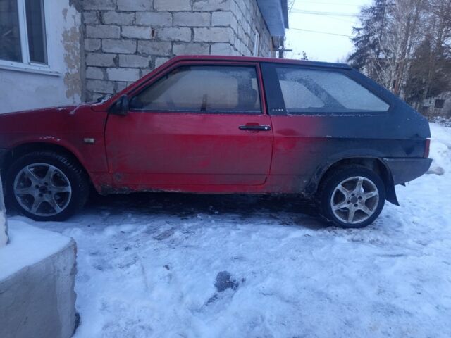 Красный ВАЗ 2108, объемом двигателя 1.5 л и пробегом 90 тыс. км за 580 $, фото 1 на Automoto.ua