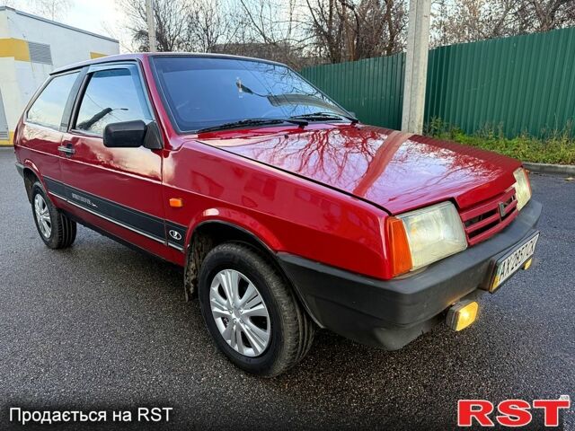 Красный ВАЗ 2108, объемом двигателя 1.5 л и пробегом 200 тыс. км за 1399 $, фото 1 на Automoto.ua