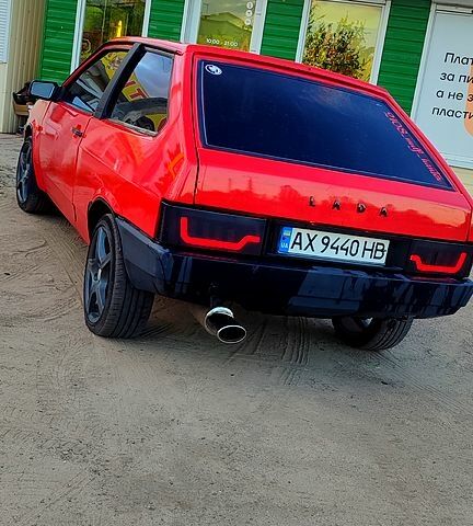 Красный ВАЗ 2108, объемом двигателя 1.6 л и пробегом 333 тыс. км за 2100 $, фото 1 на Automoto.ua