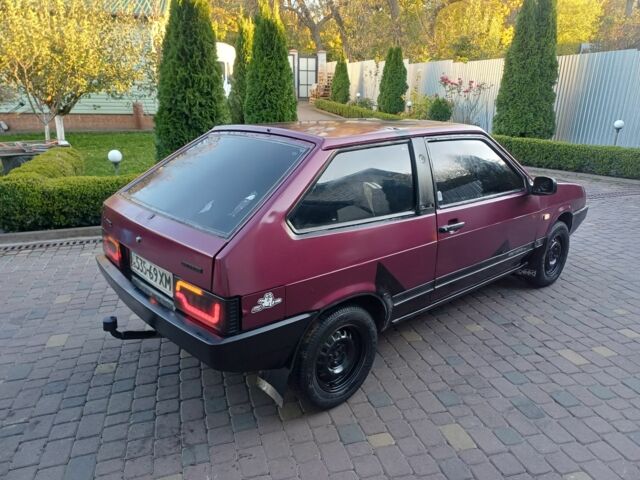 ВАЗ 2108 1991 у Хмельницькому на Automoto.ua Червоний ВАЗ 2108, об'ємом двигуна 0 л та пробігом 300 тис. км за 550 $, фото 1 на Automoto.ua