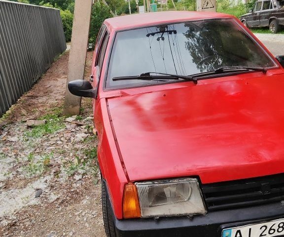 Красный ВАЗ 2108, объемом двигателя 1 л и пробегом 1 тыс. км за 700 $, фото 1 на Automoto.ua