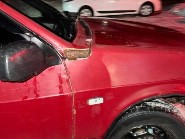 Красный ВАЗ 2108, объемом двигателя 0 л и пробегом 90 тыс. км за 450 $, фото 1 на Automoto.ua