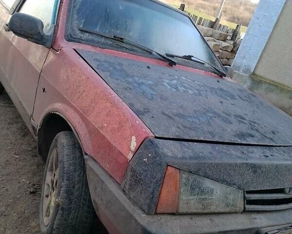 Красный ВАЗ 2108, объемом двигателя 1.5 л и пробегом 200 тыс. км за 900 $, фото 1 на Automoto.ua