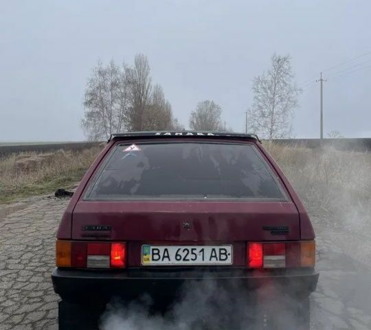 Красный ВАЗ 2108, объемом двигателя 1 л и пробегом 1000 тыс. км за 868 $, фото 1 на Automoto.ua