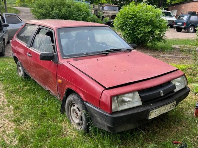Красный ВАЗ 2108, объемом двигателя 1.5 л и пробегом 100 тыс. км за 330 $, фото 1 на Automoto.ua