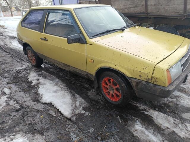 Жовтий ВАЗ 2108, об'ємом двигуна 1 л та пробігом 300 тис. км за 600 $, фото 1 на Automoto.ua