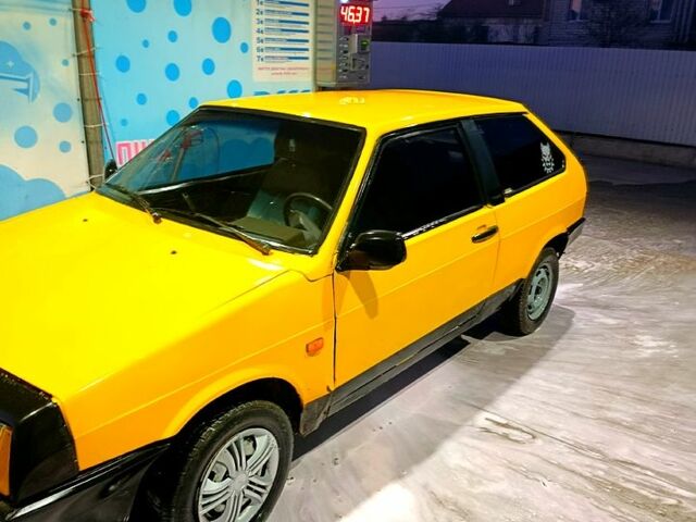 Желтый ВАЗ 2108, объемом двигателя 1.3 л и пробегом 356 тыс. км за 900 $, фото 1 на Automoto.ua