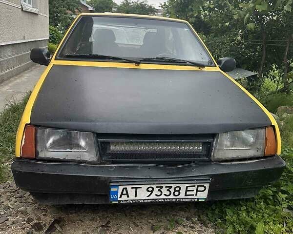 Желтый ВАЗ 2108, объемом двигателя 1.3 л и пробегом 300 тыс. км за 650 $, фото 1 на Automoto.ua