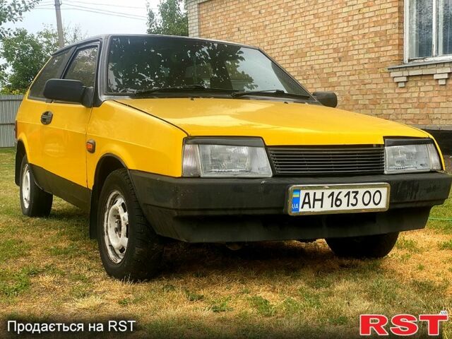 Желтый ВАЗ 2108, объемом двигателя 1.3 л и пробегом 0 тыс. км за 700 $, фото 1 на Automoto.ua