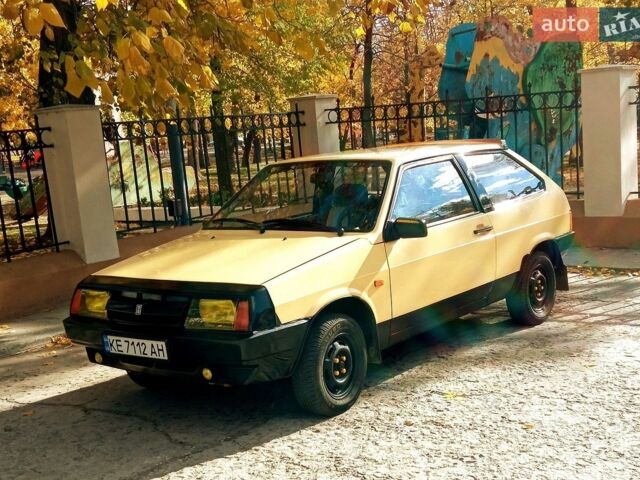 Желтый ВАЗ 2108, объемом двигателя 1.3 л и пробегом 120 тыс. км за 2018 $, фото 1 на Automoto.ua