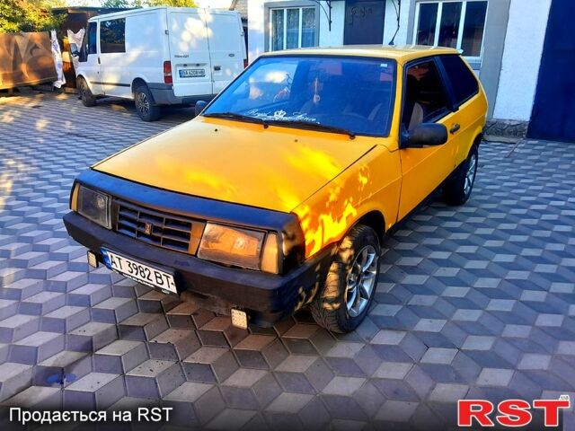 Жовтий ВАЗ 2108, об'ємом двигуна 1.5 л та пробігом 350 тис. км за 700 $, фото 1 на Automoto.ua