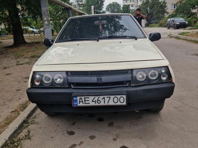 Жовтий ВАЗ 2108, об'ємом двигуна 1.5 л та пробігом 62 тис. км за 1500 $, фото 1 на Automoto.ua