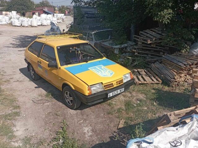 Желтый ВАЗ 2108, объемом двигателя 1.3 л и пробегом 83 тыс. км за 400 $, фото 1 на Automoto.ua