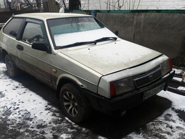Серый ВАЗ 2108, объемом двигателя 1.3 л и пробегом 300 тыс. км за 592 $, фото 1 на Automoto.ua