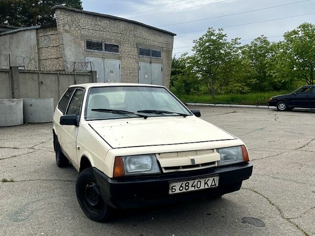 Серый ВАЗ 2108, объемом двигателя 1.3 л и пробегом 300 тыс. км за 650 $, фото 1 на Automoto.ua