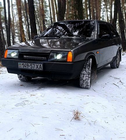 Серый ВАЗ 2108, объемом двигателя 15 л и пробегом 111 тыс. км за 1900 $, фото 1 на Automoto.ua
