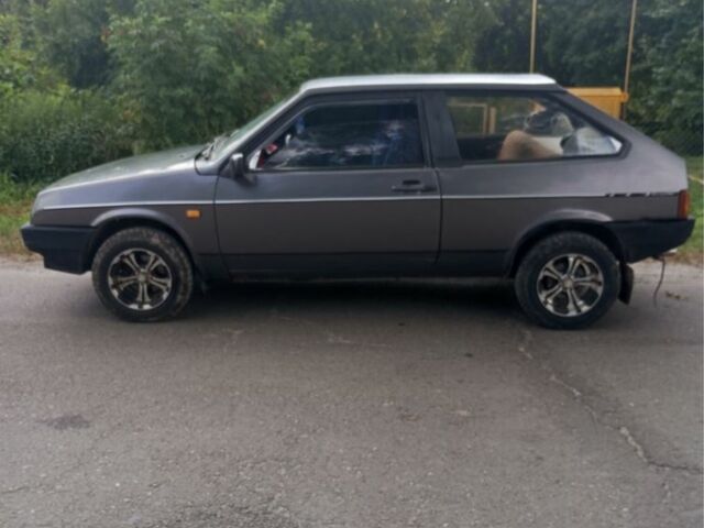 Серый ВАЗ 2108, объемом двигателя 1.3 л и пробегом 300 тыс. км за 900 $, фото 1 на Automoto.ua