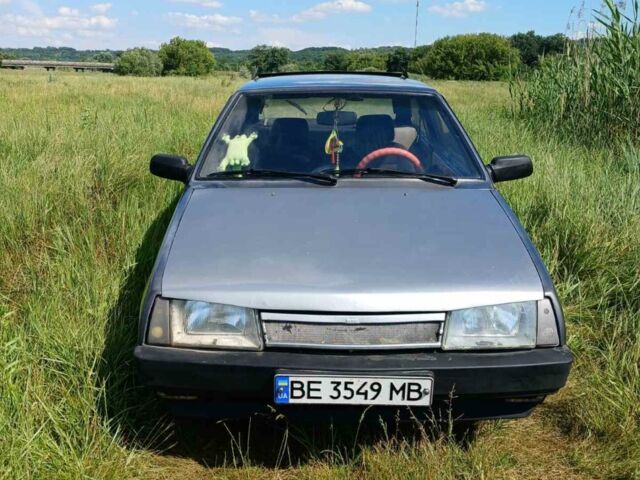 Серый ВАЗ 2108, объемом двигателя 1.5 л и пробегом 100 тыс. км за 1100 $, фото 1 на Automoto.ua