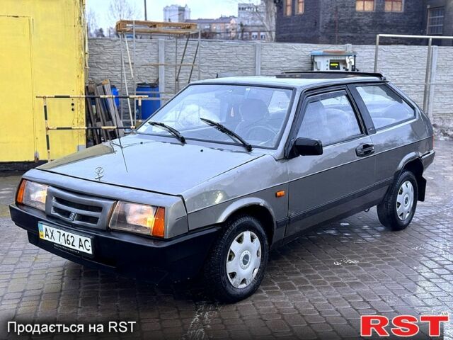 Серый ВАЗ 2108, объемом двигателя 1.5 л и пробегом 240 тыс. км за 650 $, фото 1 на Automoto.ua